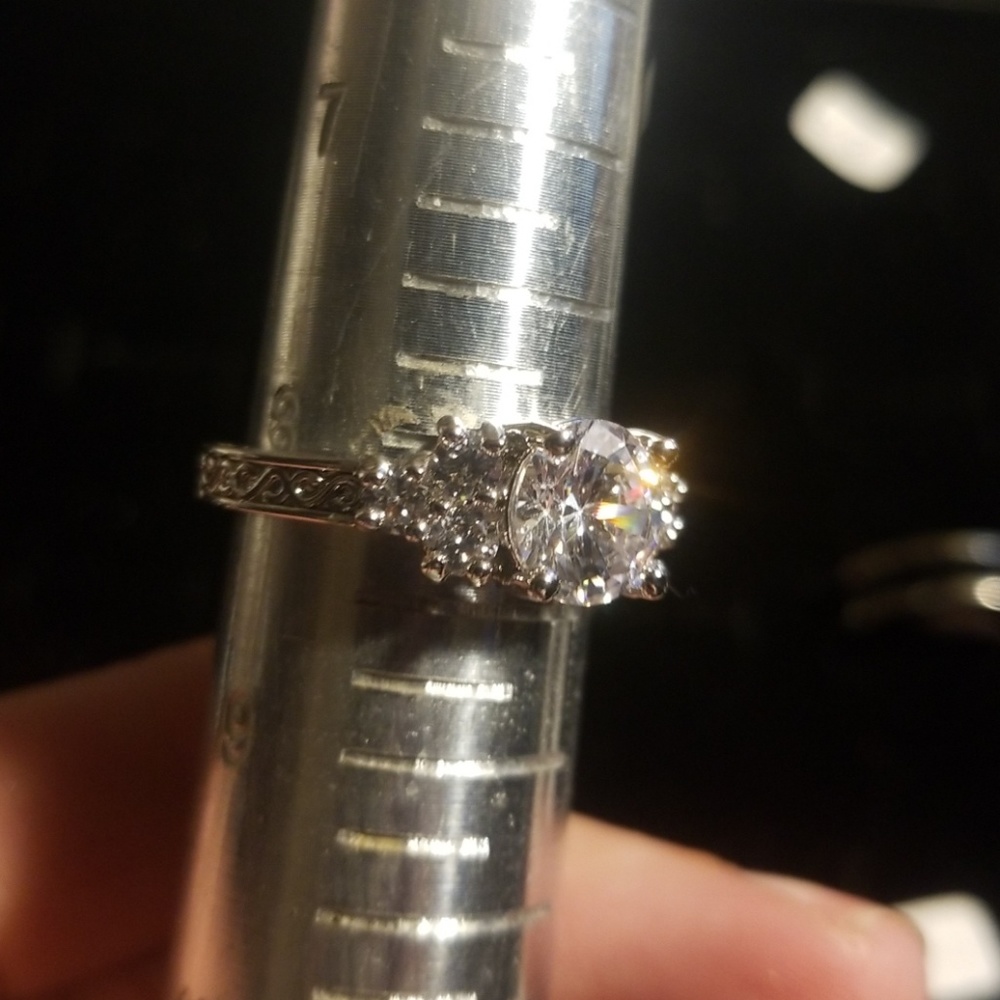 Round ring - Picture 3 of 6